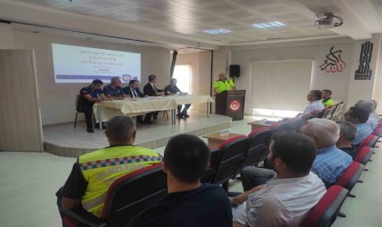 Edirne jandarması okul öncesi servis sürücülerini bilgilendirdi