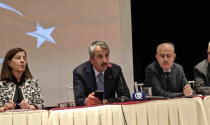 Edirnede köy muhtarı Vali Sezer için şiir okudu