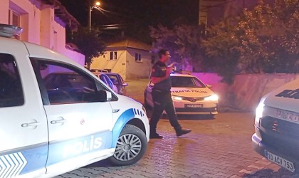 Edremitte hırsızlar zoru görünce motosikleti bırakıp kaçtı