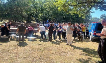 Emetin Bahatlar köyünde geleneksel güz hayrı