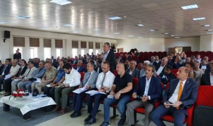 Erciş Kaymakamı Karaloğlu muhtarlarla buluştu