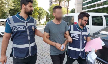 Eşinden uzaklaştırma kararı bulunan koca eve girmek isteyince tutuklandı