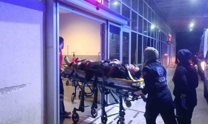 Fabrika işçisinin üzerine demir kapak düştü