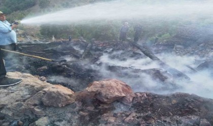 Fekede ağıl yandı 60 keçi telef oldu