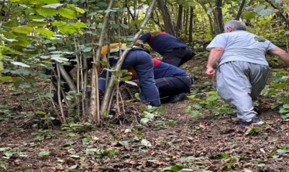 Fındık toplarken ağaçtan düşen kişi ayağını kırdı