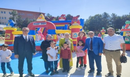 Gedizde 7 bin 104 öğrenci için ders zili çaldı