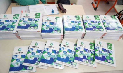 Gençlik Merkezi öğrencilerine kaynak kitap