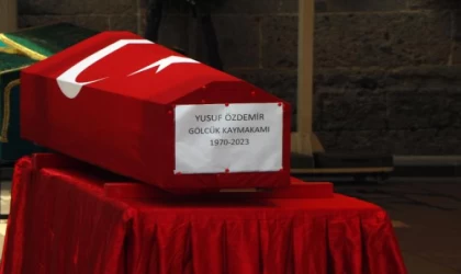 Gölcük Kaymakamı Özdemir, son yolcuğuna uğurlandı