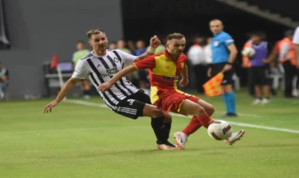 Göztepe’de yeniler formayı kaptı