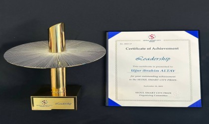 Güney Koreden Başkan Altaya Akıllı Şehir Liderlik Ödülü