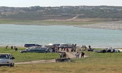 Hatay’da 2 kişi, serinlemek için girdikleri gölette boğuldu