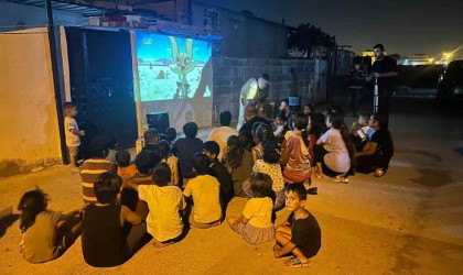 Hiç sinemaya gitmediler sinema ayaklarına geldi