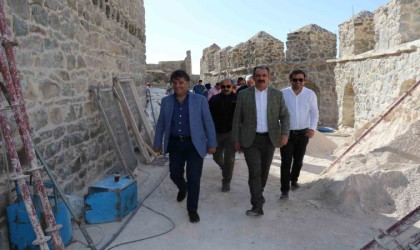 Hoşap Kalesi restorasyonu devam ediyor