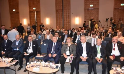 İzmir’de ESİAD 2’nci Yatırım Zirvesi düzenlendi