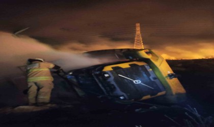 İzmirde makilik alanda yangın: 2 itfaiye eri ve iş makinesi operatörü yaralandı