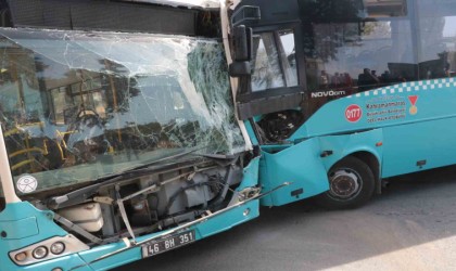 Kahramanmaraşta belediye otobüsü ile halk otobüsü çarpıştı: 9 yaralı