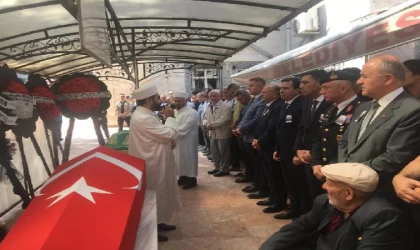 Kalp krizinden ölen albay, son yolculuğuna uğurlandı