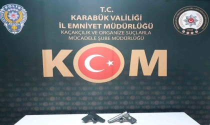 Karabükte 31 bin 80 makaron ile ruhsatsız silahlar ele geçirildi