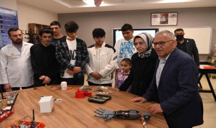 KAYMEK, “Projen ile gel sloganıyla Teknofest gençliği yetiştiriyor