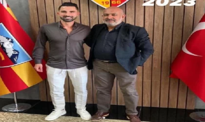 Kayserispor 5 futbolcuyu renklerine bağladı