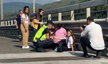 Kazada yaralanan küçük kızı jandarma teskin etti