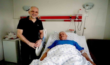 Kendi üşer diyerek 9 yıldır taşıdığı yumurta büyüklüğündeki taştan ameliyatla kurtuldu