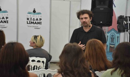 Kitap Limanında Kurmacanın Doğası konuşuldu