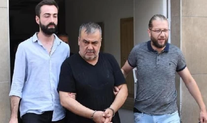 Komşu kavgasında şarkıcı Metin Işık, eşi ve oğlunun ’müebbet’ istemi ile yargılanmasına başlandı