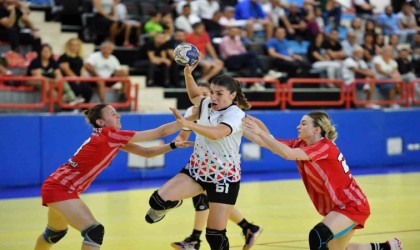 Konyaaltı ligde dolu dizgin