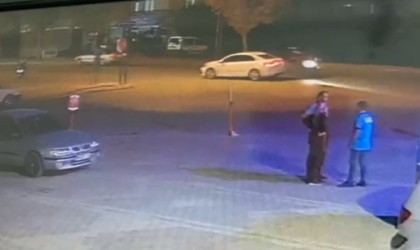 Konyada motosikletli polislerin kaza yaptığı anlar kameralara yansıdı: 2 yaralı