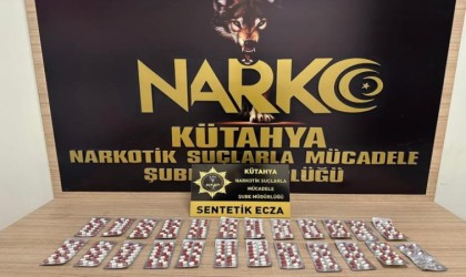 Kütahyada 326 adet uyuşturucu içerikli sentetik ecza hap ele geçirildi