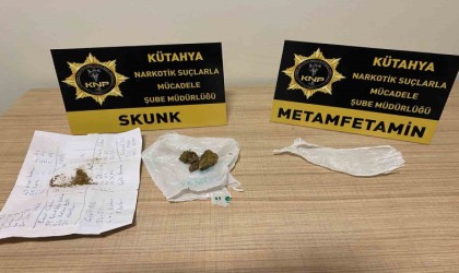 Kütahyada durdurulan bir araçta uyuşturucu madde ele geçirildi