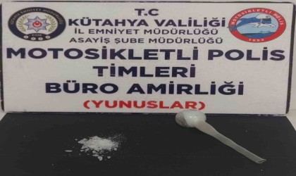 Kütahyada Yunus Timlerince bir araçta uyuşturucu ele geçirildi