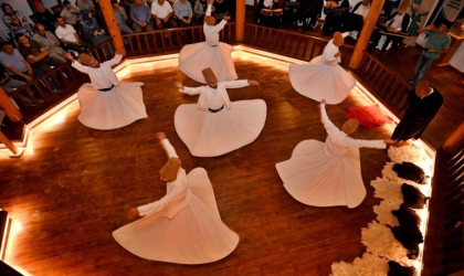 Mevlana vefatının 750. yıldönümünde taş mescitte anıldı