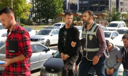 Motosiklet çaldıkları iddia edilen şüpheliler yakalandı