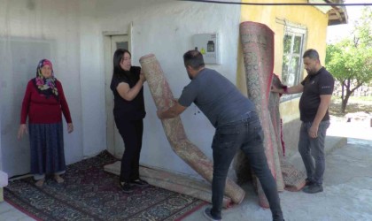 Muhtardan yaşlı ve engellilere ‘sonbahar temizliği hizmeti