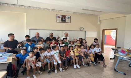 Öğrenciler eğitim öğretim yılına kemençe konseri ile başladı