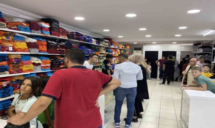 Okul alışverişini son güne bırakanlar mağazalarda yoğunluk oluşturdu