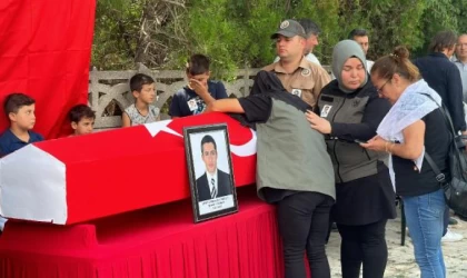 Orman yangınında ölen orman şefine eşi ve kızından gözyaşlarıyla veda / Ek fotoğraflar