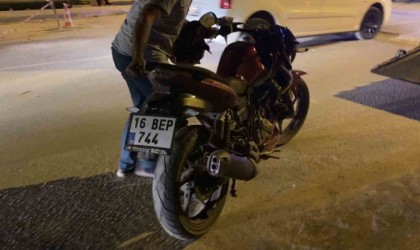 Otomobil ile çarpışan motosiklet sürücüsü hayatını kaybetti