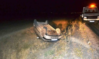 Otomobil şarampole devrildi: 3 yaralı