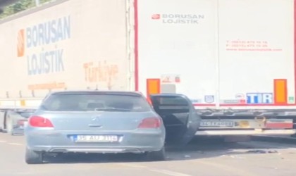 Otomobil tıra çarptı, sürücü ağır yaralandı