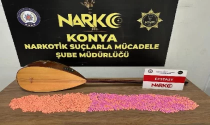 Otomobildeki bağlamadan 2 bin 600 uyuşturucu hap çıktı, sürücü tutuklandı