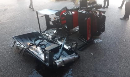 Otomobille çarpışan triportördeki çift, ağır yaralandı