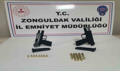 Polis ekipleri ruhsatsız tabanca ele geçirdi