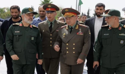 Rusya Savunma Bakanı Shoigu, Tahran’da İHA’ları inceledi