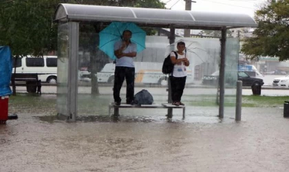 Samsun Valiliği’nden ’gök gürültülü sağanak’ uyarısı