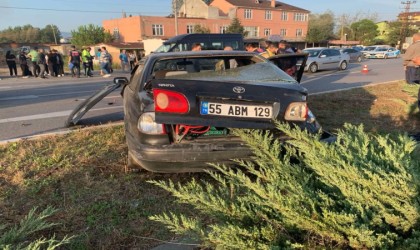 Samsunda otomobil öğrenci servisi ile çarpıştı: 5 yaralı