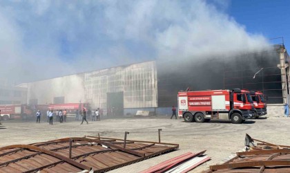 Şanlıurfada geri dönüşüm fabrikasında korkutan yangın