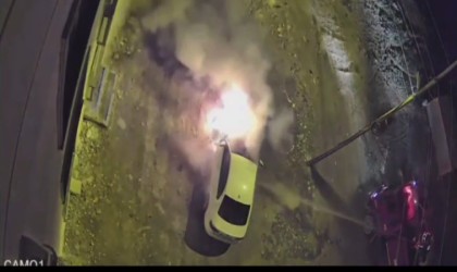 Şanlıurfada otomobilin kundaklanma anı güvenlik kamerasında